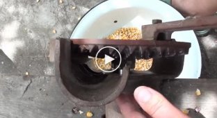 Ручное устройство для чистки кукурузы