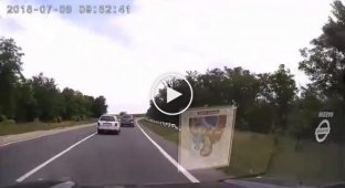 Два автомобиля столкнулись в Молдове