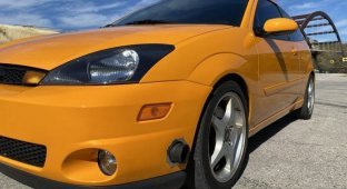 Замаскированный «Мустанг»: Ford Focus 2003 года с задним приводом и 5,0-литровым V8 (25 фото + 3 видео)