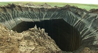 Тайна гигантской воронки на Ямале (4 фото)