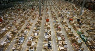 Гигантские склады Amazon (14 фото)