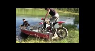 Любопытный гибрид мотоцикла и лодки