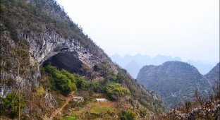 Пещерное поселение в современном Китае (23 фото)