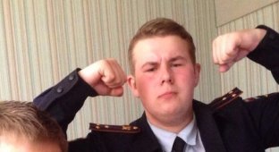 17-летний москвич в течение года выдавал себя за полицейского (2 фото)