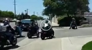 Американские полицейские против мотоциклистов