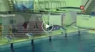 Юный спортсмен ударился головой о вышку во время соревнований по прыжкам в воду