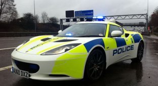 Британская дорожная полиция получила Lotus Evora (3 фото)