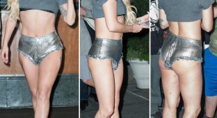 Леди Гага в коротеньких шортиках (11 фото)