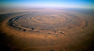 Глаз Сахары: геологическая аномалия, которую видно даже из Космоса (7 фото)