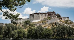 Прогулка по главному дворцу Тибета (10 фото)