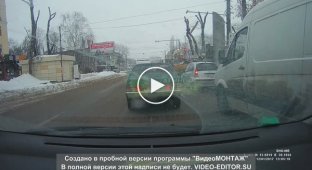 Неадекватная барышня нападала на автомобили в Воронеже