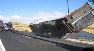 Аварии грузовиков (5 фото)