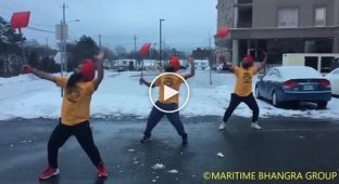 Три индийца растопили снег в Канаде своими жаркими танцами