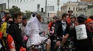 Свадьба на велосипедах (19 фото)