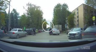 Начало стрельбы в Перми. Видео от случайного водителя, который проезжал мимо Тимура Бекмансурова