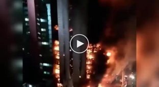 В Сан-Паулу рухнул горящий небоскреб
