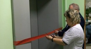 В больнице торжественно открыли лифт (5 фото)