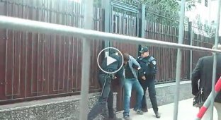 Полиция задержала депутата Киевсовета Владимира Назаренко за противодействие незаконному проведению выборов