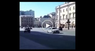 Кортеж президента Казахстана Касым-Жомарта Токаева на улицах Москвы