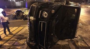 В Санкт-Петербурге сын миллиардера Евгения Пригожина разбил внедорожник Mercedes Gelandewagen (6 фото)