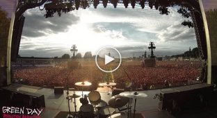 65 тысяч человек спели хором хит Queen Bohemian Rhapsody на концерте Green Day