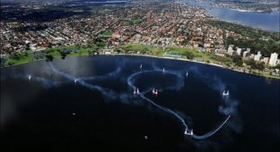 Авиагонки “Red Bull Air Race” в Австралии (36 фото + 4 видео)