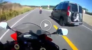 Решил прокатить девушку на мотоцикле и что-то пошло не так