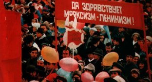 Как проходили ноябрьские праздники в СССР (54 фото)