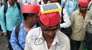 Марш индийских фермеров с солнечными панелями на голове (5 фото)