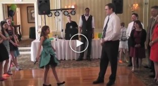 Необычный танец отца и дочери