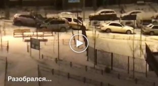 Пьяный водитель протаранил 12 припаркованных автомобилей в Видном