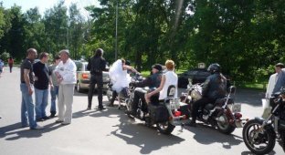 Свадьба на мотоциклах (5 фотографий)