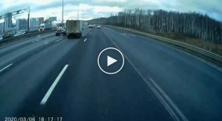 Срежиссированная авария попала на видео в Санкт-Петербурге