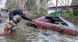 Сокровища на дне реки: в штате Орегон команда дайверов нашла кладбище утопленных автомобилей (3 фото + 1 видео)