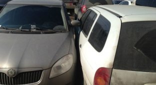 Инцидент на парковке (4 фото)
