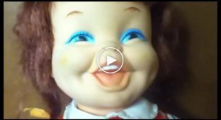 Очень странный смех детской куклы