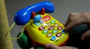 Как заставить игрушечный телефон издавать ругательства
