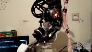 Фанат Portal сделал своими руками робота из любимой игры