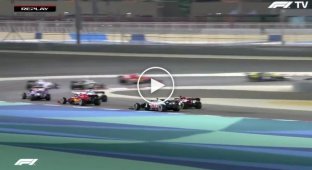 Российский гонщик Формулы-1 случайно организовал две серьезные аварии в Бахрейне