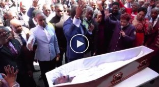 Чудесное воскрешение покойника африканским пастором-шоуменом