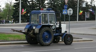 Знаменитый минский милицейский трактор-эвакуатор