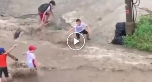 Мальчик из Красноярска не смог перейти реку вброд