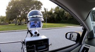 Будущее наступило: Инженеры построили робота-полицейского (2 фото + 1 видео + 4 гиф)