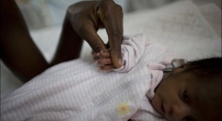 Родильное отделение на Гаити (16 фото)