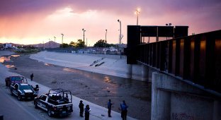 Американский пограничник убил 15-летнего мексиканца (18 фото)
