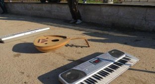 В «Исламском государстве» музыкантов высекли за игру на синтезаторах (6 фото)