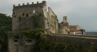 Замок Маласпина (19 фото)