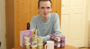 23-летний британец-анорексик боится твердой пищи (9 фото)