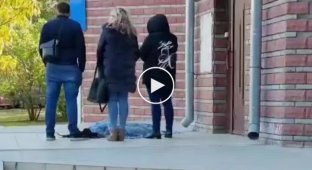 В Киеве 13-летняя девочка спрыгнула с  10-го этажа