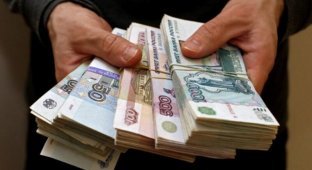 В Москве пенсионер отдал миллион рублей за 2 пачки обыкновенного сока (2 фото)